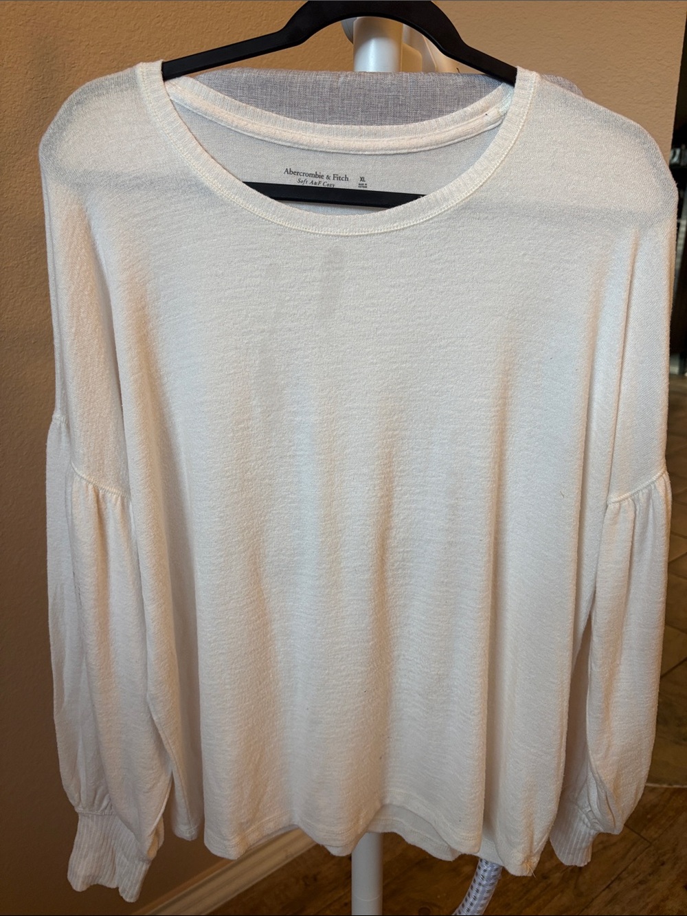 Abercrombie & Fitch Cream Lightweight Crewneck Sweater
